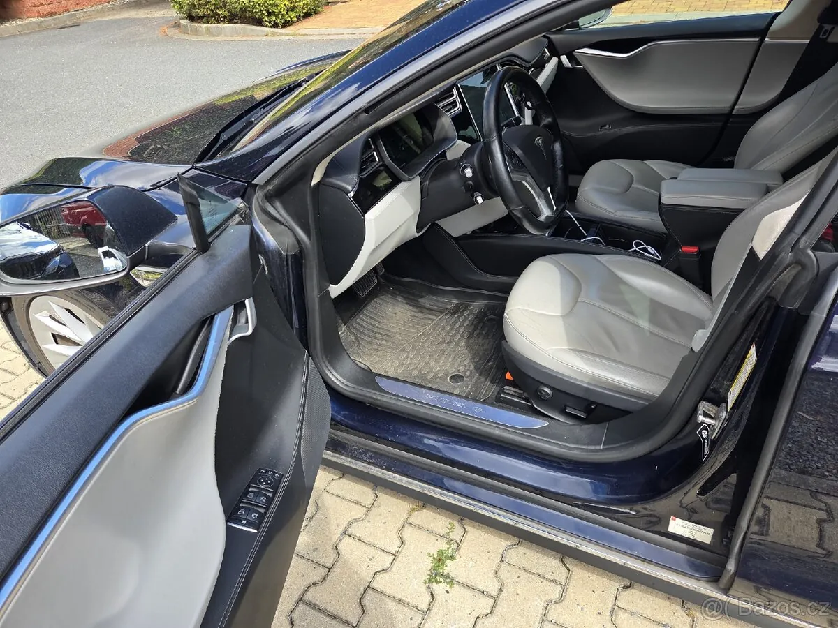 Tesla Model S 2015 photo 4