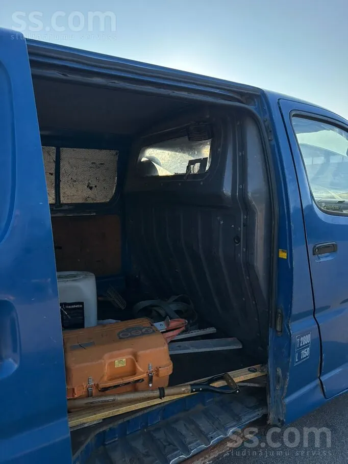 Toyota Hiace 2002 photo 4