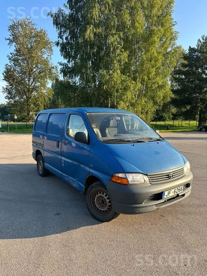 Toyota Hiace 2002 photo 2