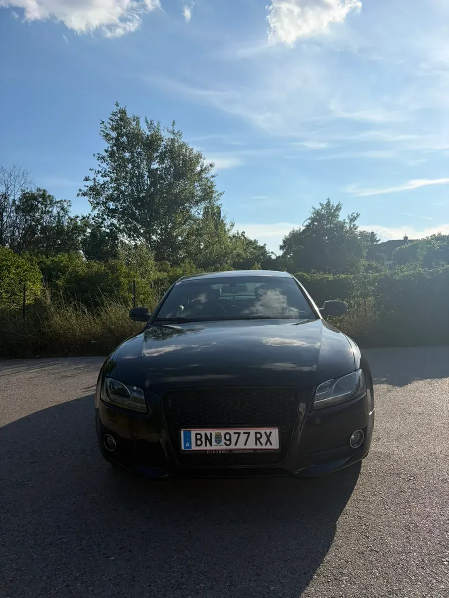 Audi A5 2011 photo 2