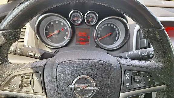 Opel Astra 2011 photo 5
