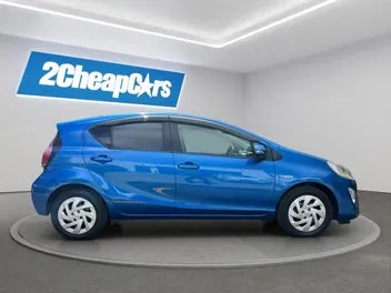 Toyota Aqua 2016 photo 5