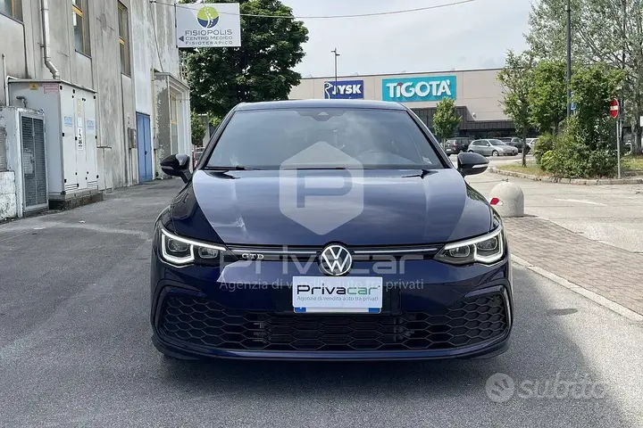 Volkswagen Golf 2024 photo 2