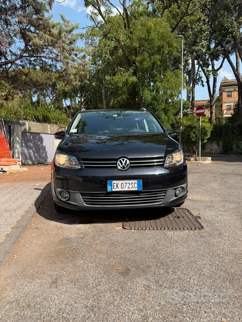 Volkswagen Turan 2012 photo 2