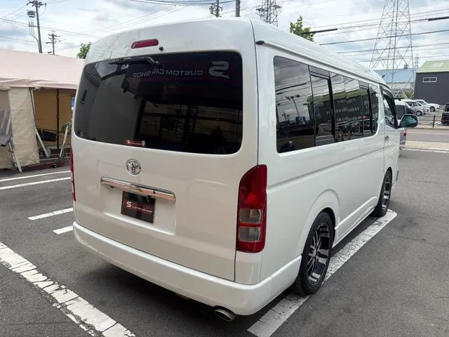 Toyota Hiace Wagon 2011 photo 4