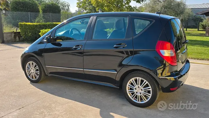 Mercedes-Benz A 160 2011 photo 5