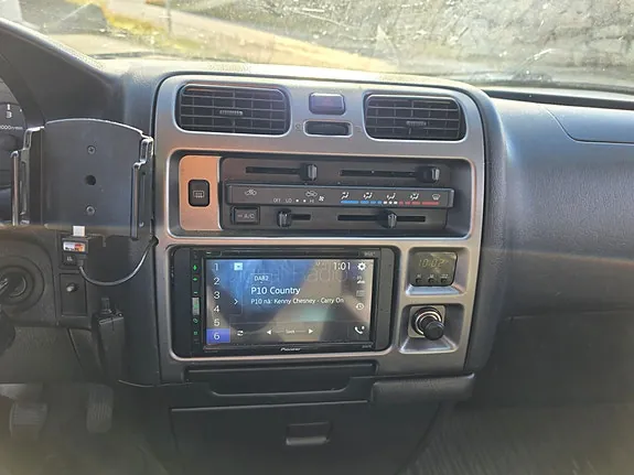 Toyota Hiace 2011 photo 5