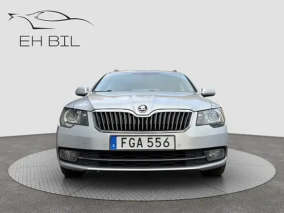 Skoda Superb 2015 photo 2