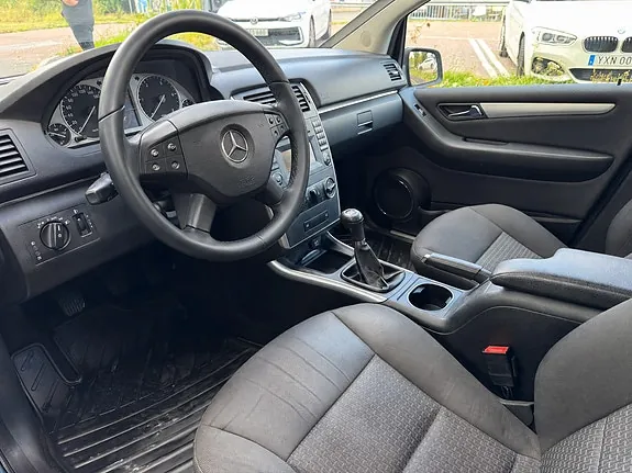 Mercedes-Benz B200 2011 photo 5