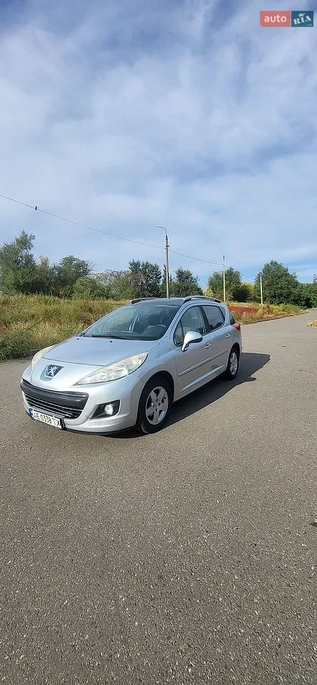 Peugeot 207 2010 photo 2