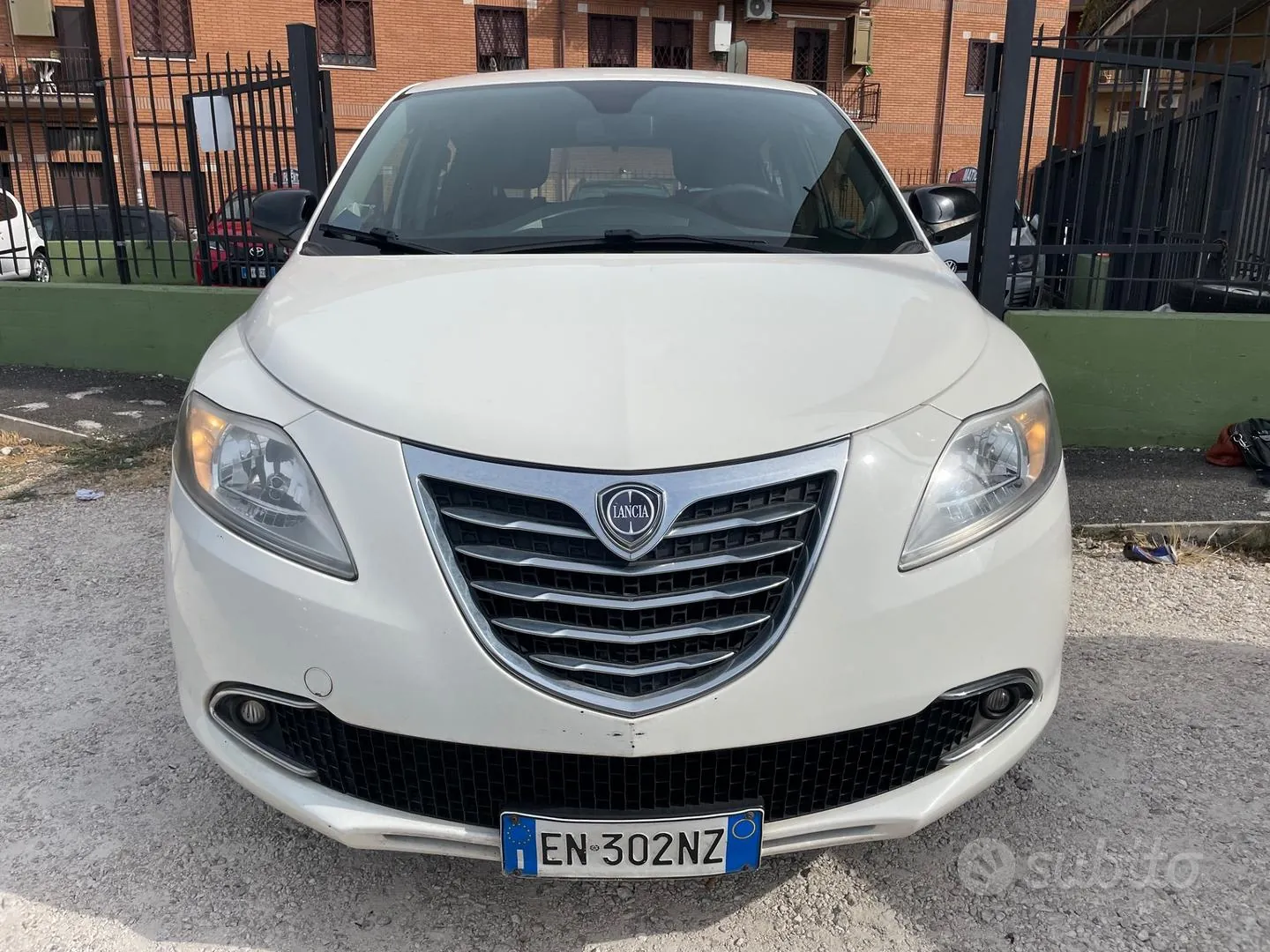 Lancia Ypsilon