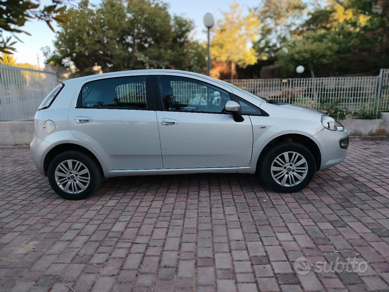Fiat Punto Evo 2011 photo 4