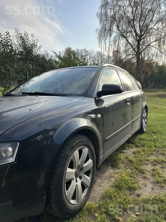 Audi A4 Avant Quattro 2002 photo 2