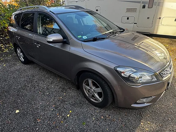 Kia Ceed 2012 photo 3
