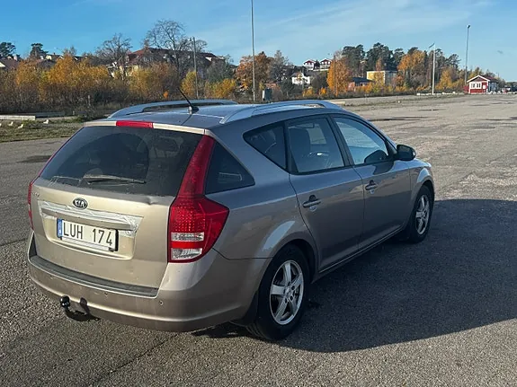 Kia Ceed 2012 photo 4