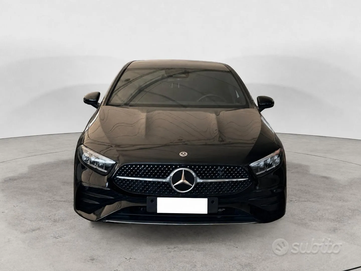 Mercedes-Benz A 180 2023 photo 2