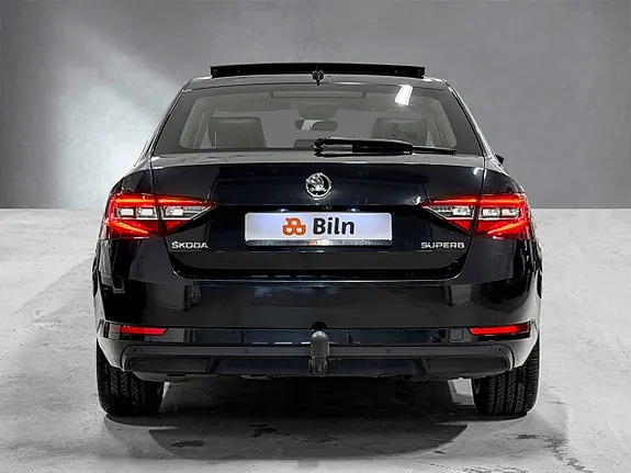 Skoda Superb 2018 photo 5