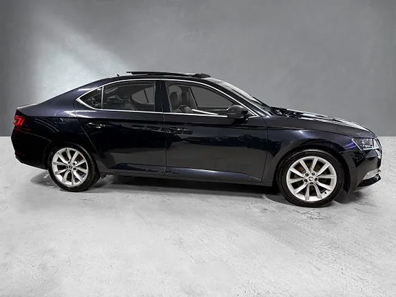 Skoda Superb 2018 photo 2