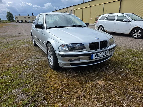 BMW 320I