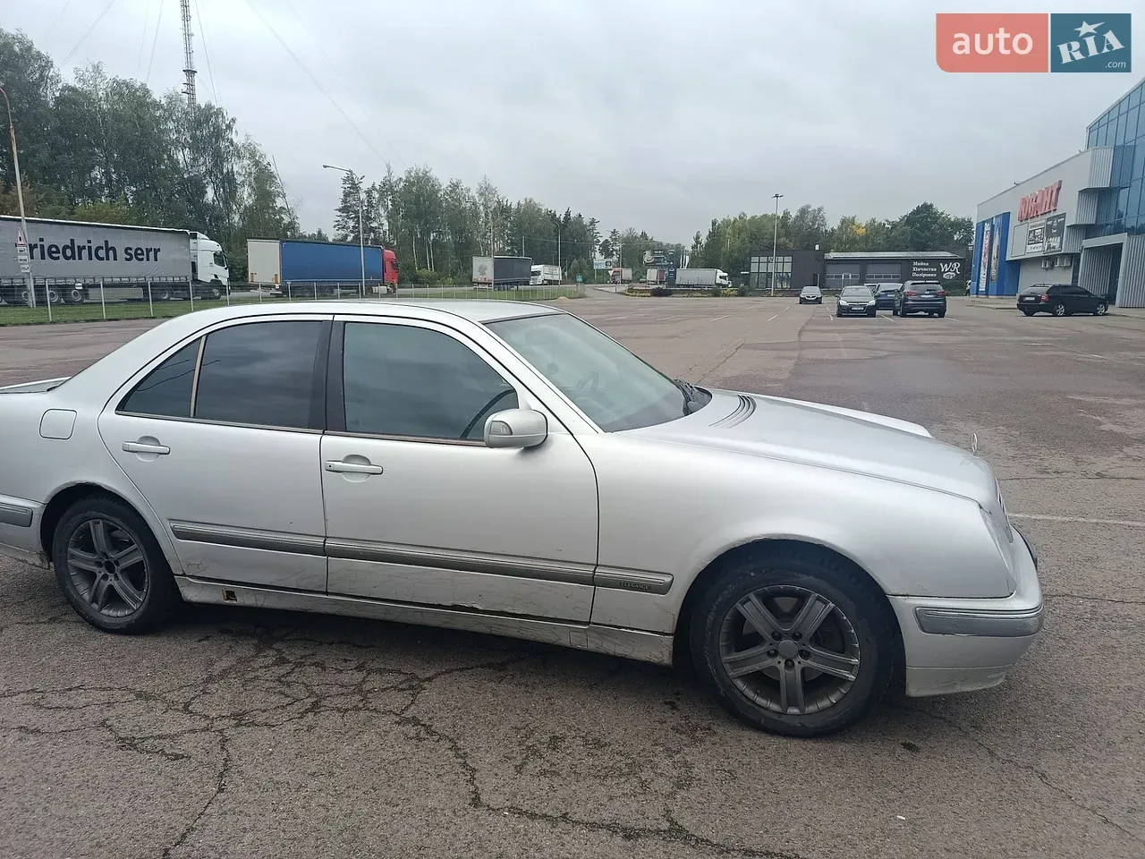 Mercedes-Benz E-Class 2001 photo 2