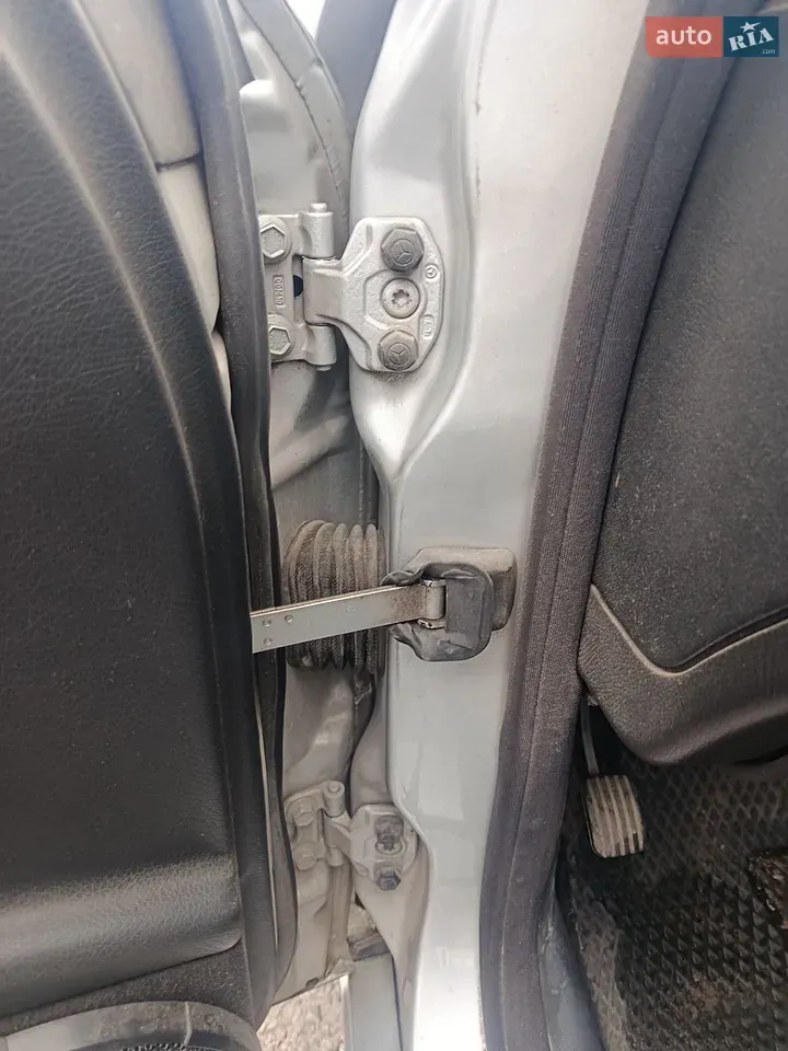 Mercedes-Benz E-Class 2001 photo 5