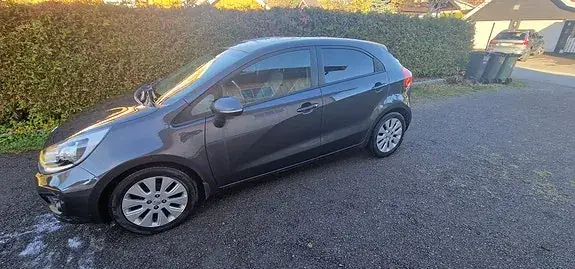 Kia Rio 2012 photo 2