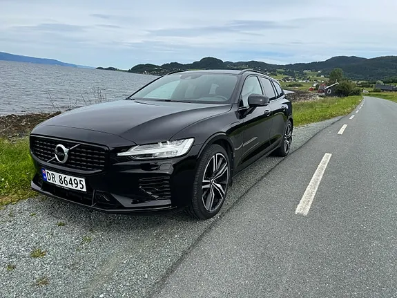 Volvo V60 2021 photo 2