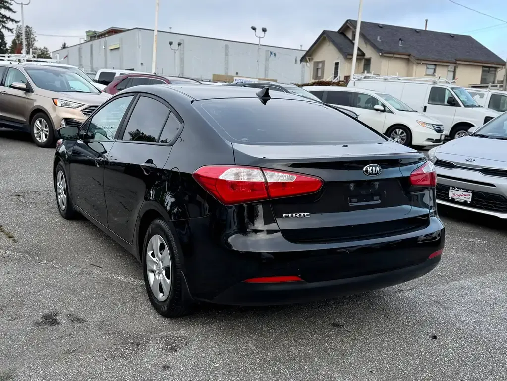 Kia Forte 2016 photo 5