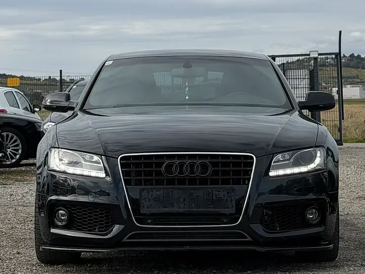 Audi A5 2010 photo 2