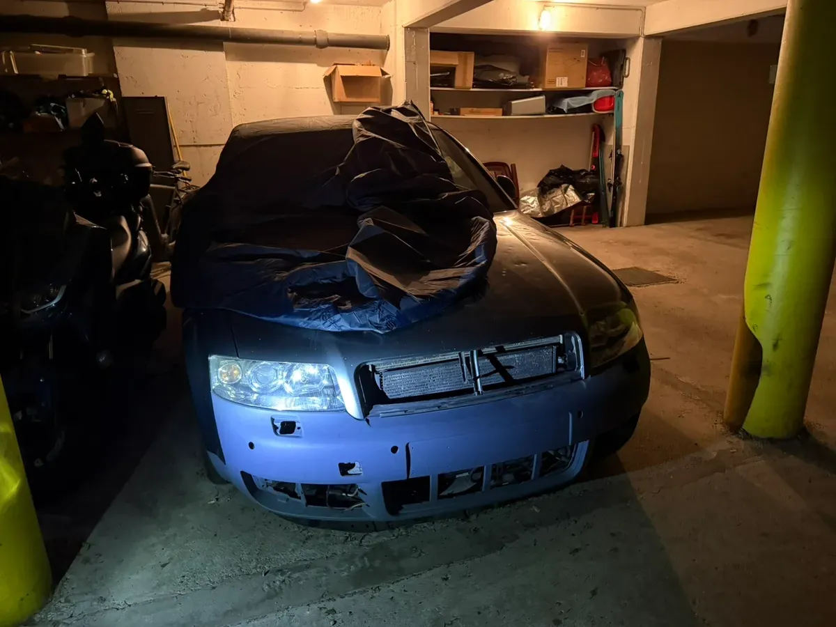 Audi A4 2002 photo 2