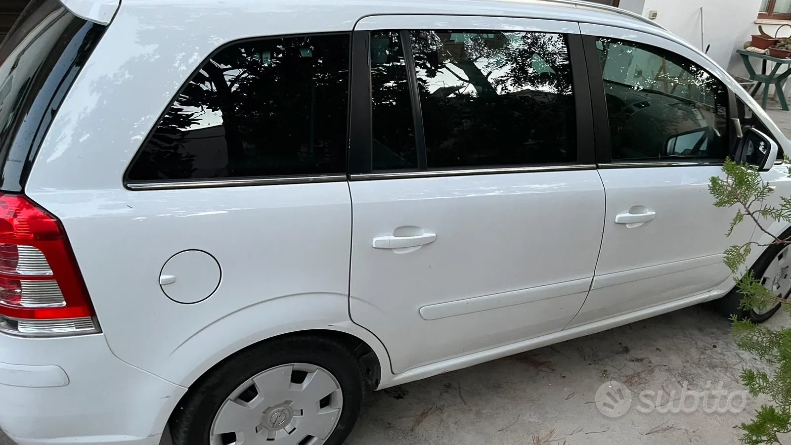 Opel Zafira 2012 photo 3