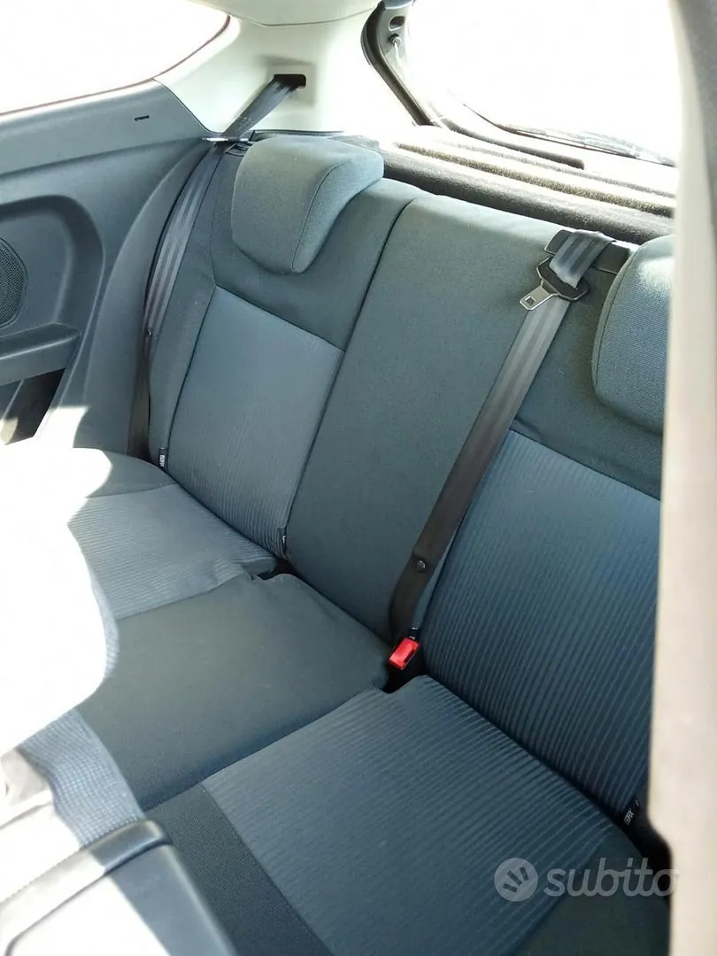Ford Fiesta 2011 photo 5