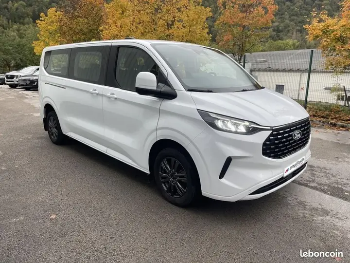 Ford Tourneo Custom 2024 photo 3