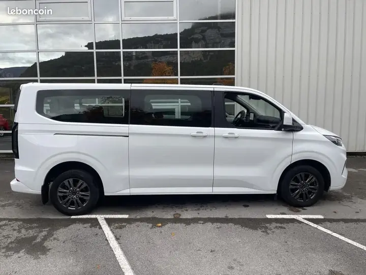 Ford Tourneo Custom 2024 photo 4