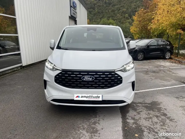 Ford Tourneo Custom 2024 photo 2