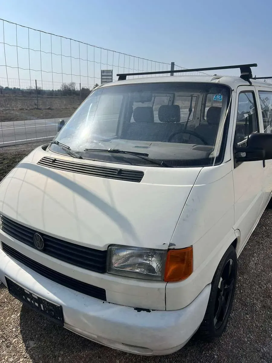 Volkswagen T4 1998 photo 3