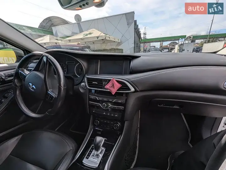 Infiniti Qx30 2016 photo 5