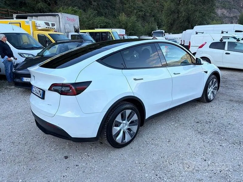 Tesla Model Y 2021 photo 4