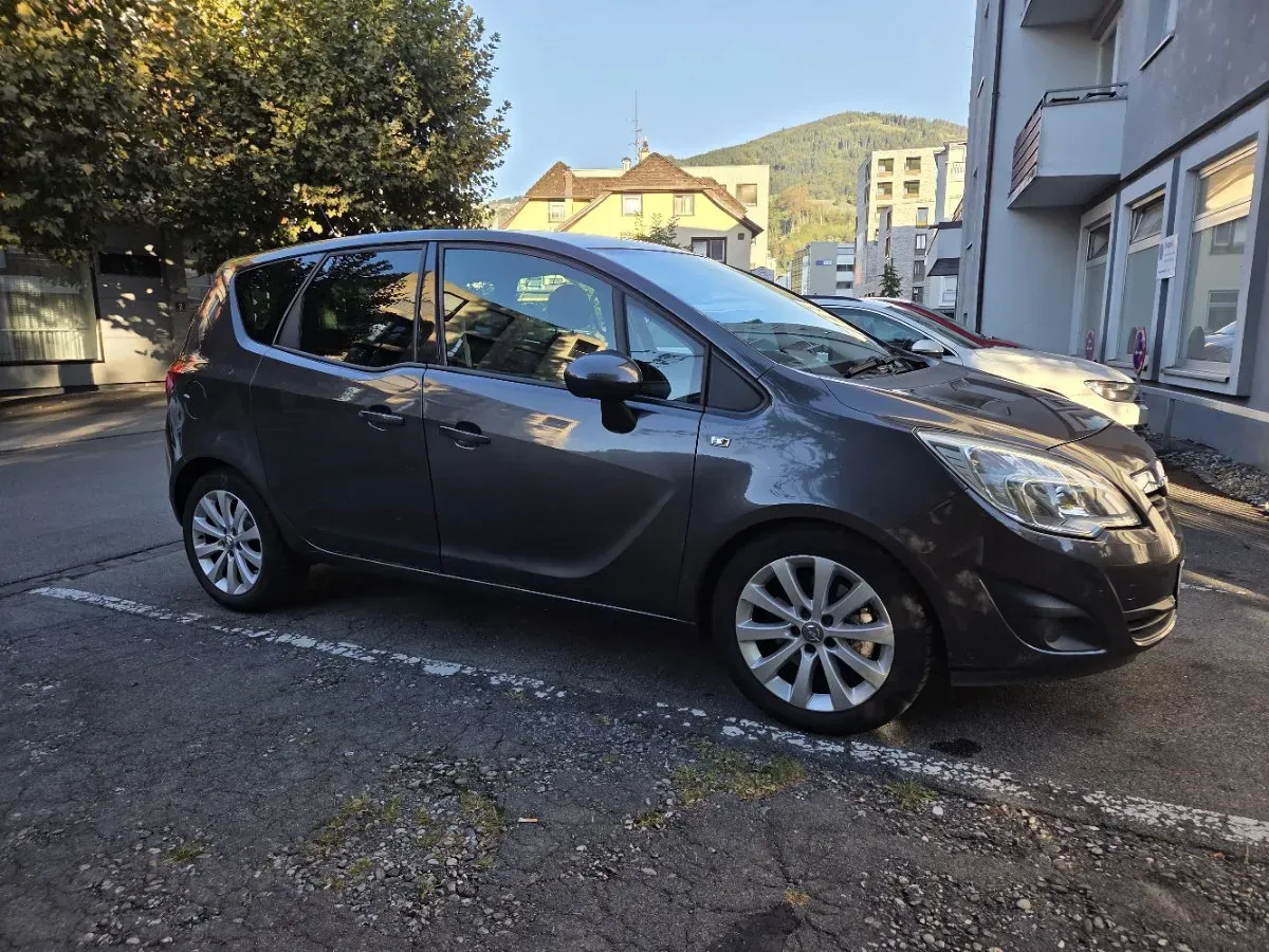Opel Meriva 2012 photo 2