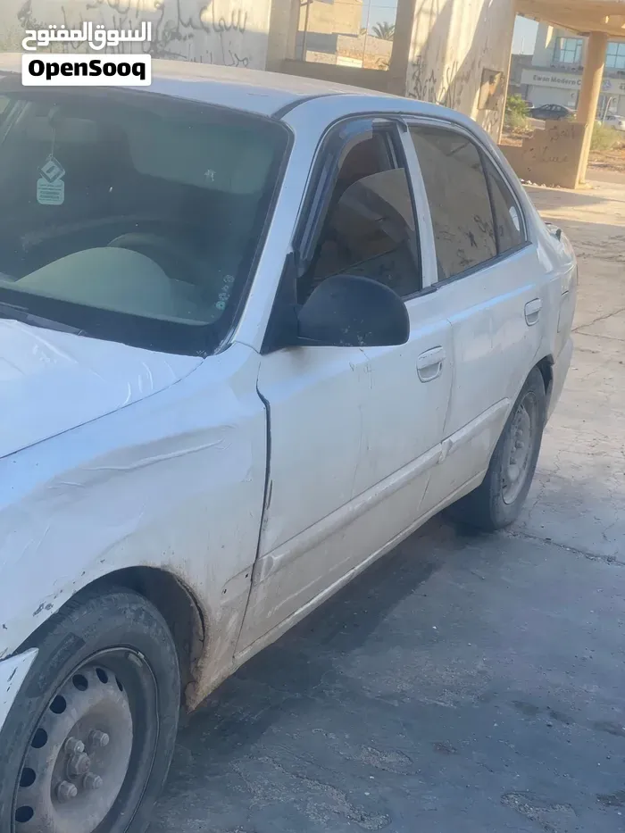Hyundai Verna 2010 photo 3