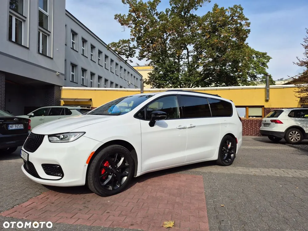 Chrysler Pacifica 2025 photo 3
