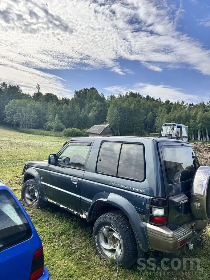 Mitsubishi Pajero 1995 photo 3