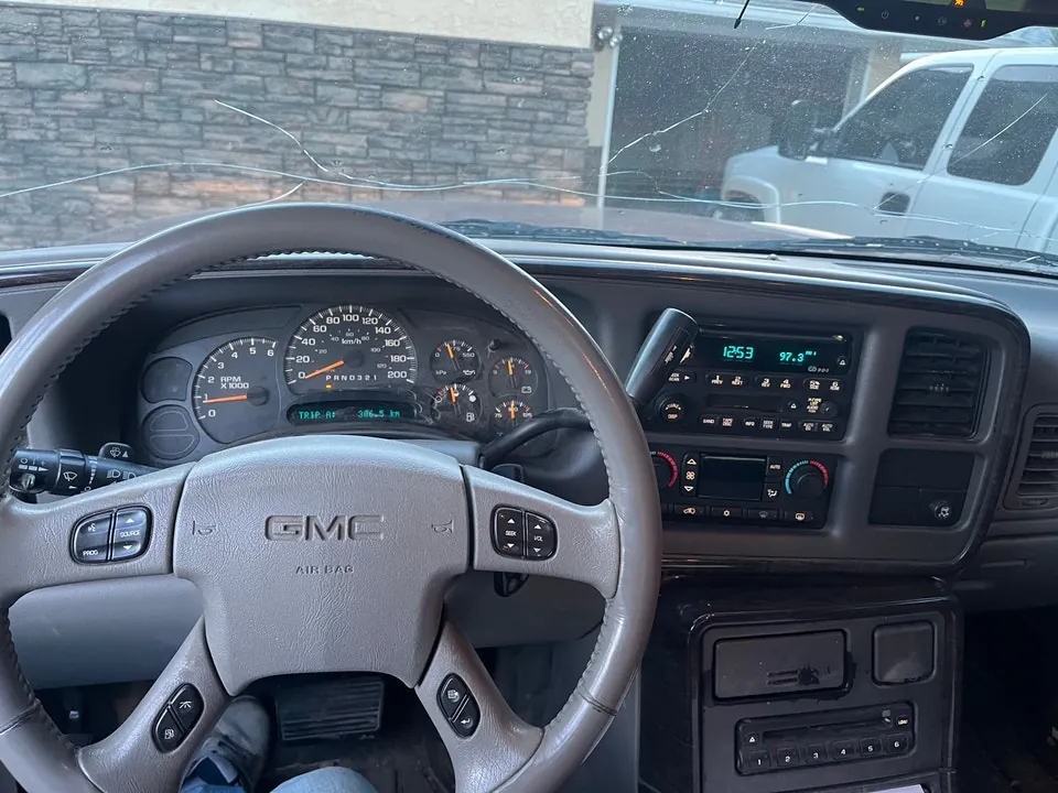 GMC Yukon 2003 photo 3