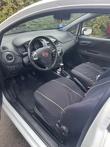 Fiat Punto Evo 2011 photo 2