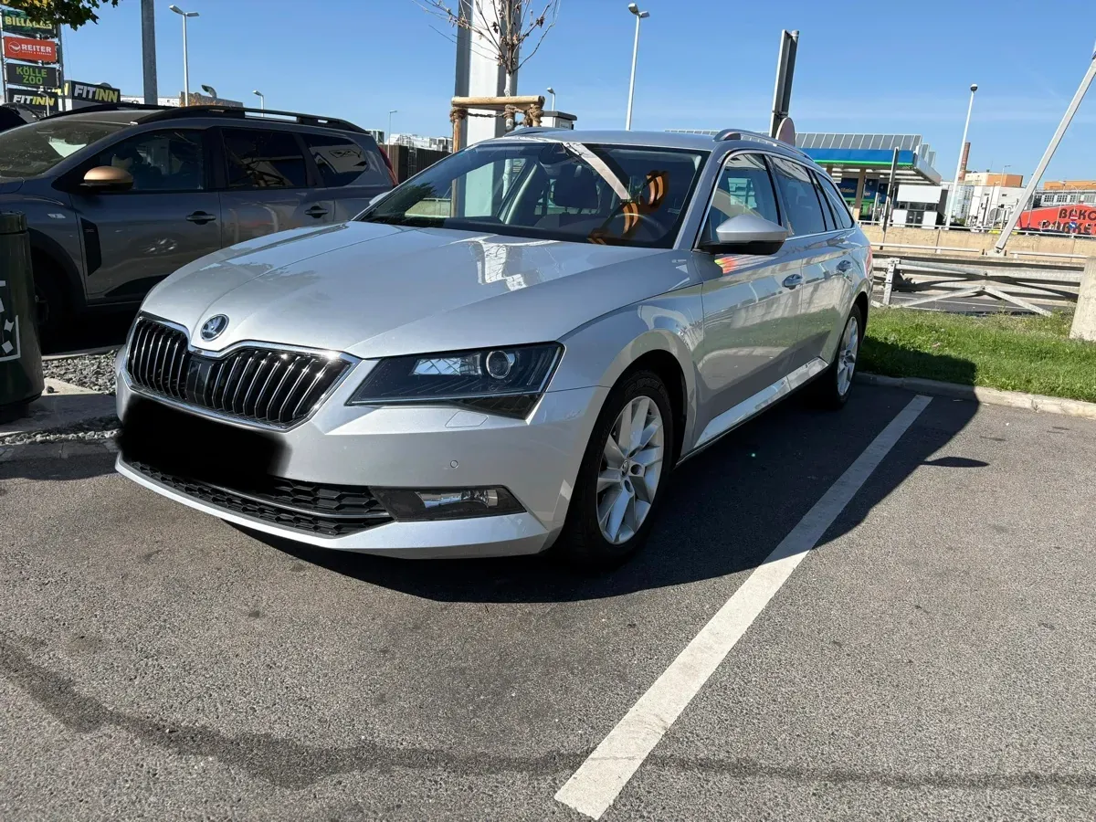 Skoda Superb 2017 photo 2