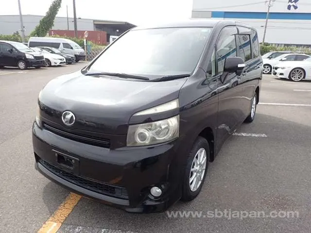 Toyota Voxy X Le 2007 photo 2