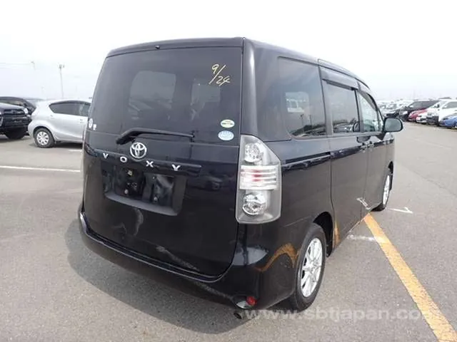 Toyota Voxy X Le 2007 photo 4