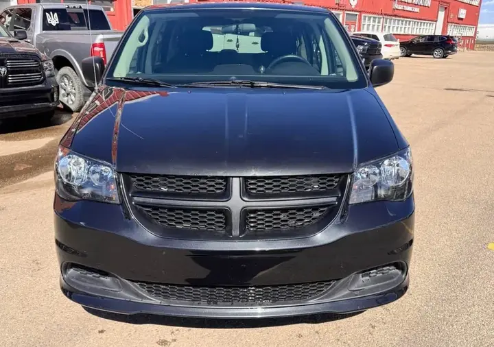 Dodge Grand Caravan 2013 photo 2