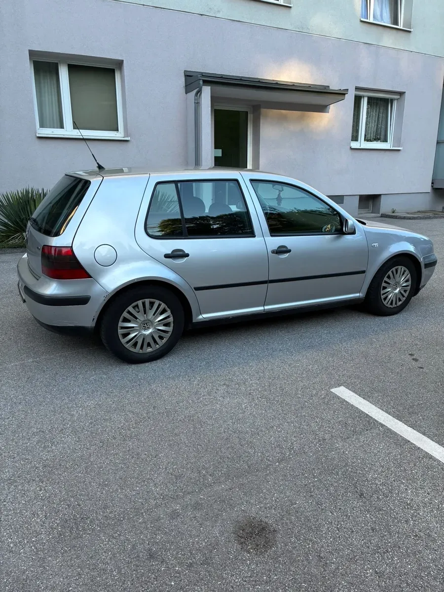Volkswagen Golf 2002 photo 3