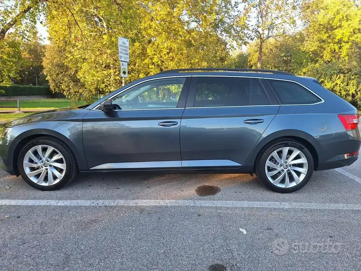Skoda Superb 2017 photo 2